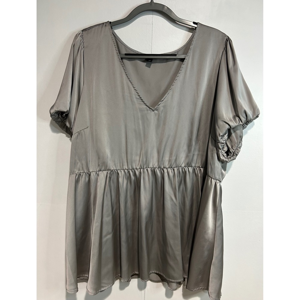 Torrid Peplum Top Womens 3 US 3X Gray Satin‎ Short Puff Sleeve Empire Waist